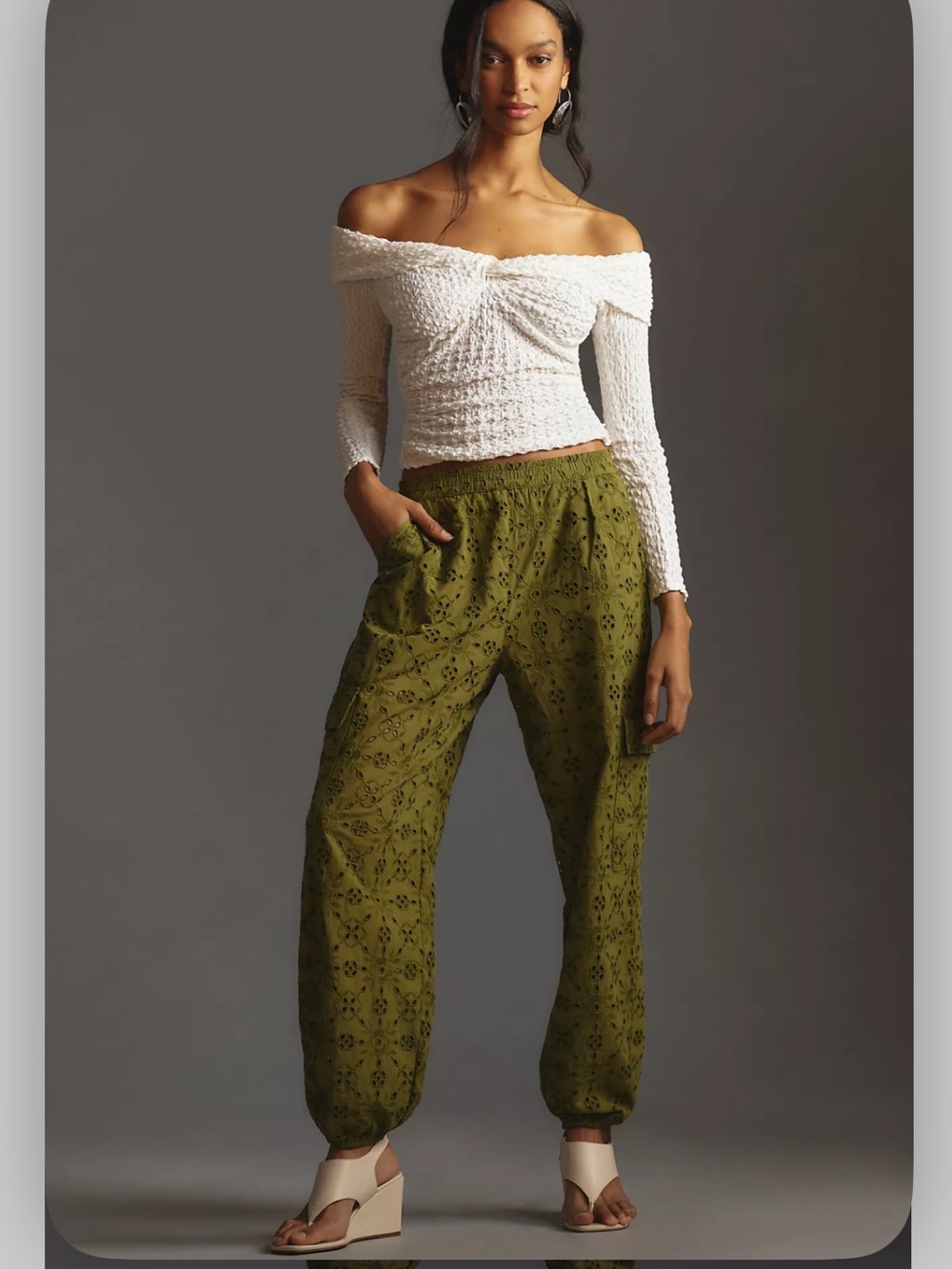 Anthropologie Eyelet Cargo Jogger Pants Women’s Size Medium Olive Green B26